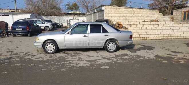Mercedes E 200 1993, 200,000 km - 2.0 l - Sumqayıt