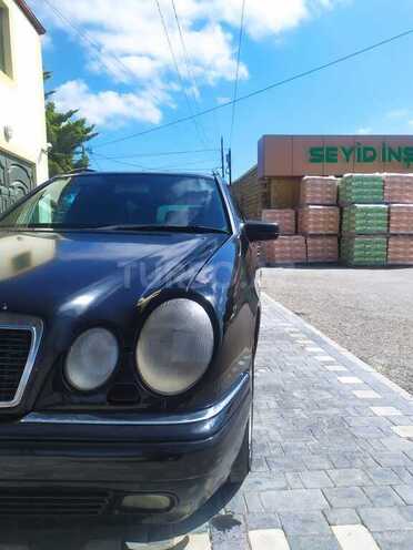 Mercedes E 240 1999, 388,000 km - 2.4 l - Bakı