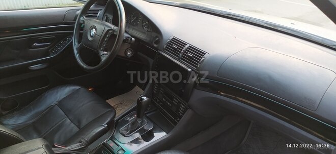 BMW 525 2002, 281,331 km - 2.5 l - Bakı