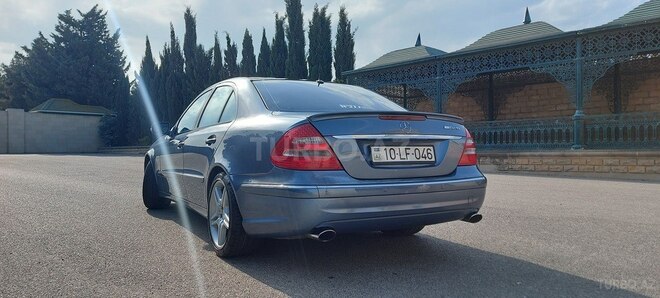 Mercedes E 320 2003, 214,000 km - 3.2 l - Bakı