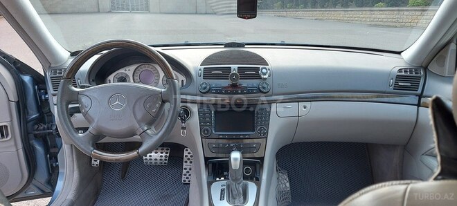 Mercedes E 320 2003, 214,000 km - 3.2 l - Bakı