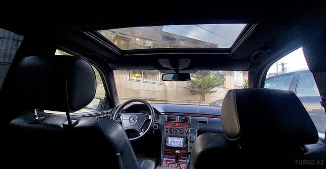 Mercedes E 240 1998, 501,456 km - 2.4 л - Bakı