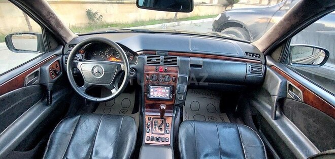 Mercedes E 240 1998, 501,456 km - 2.4 л - Bakı