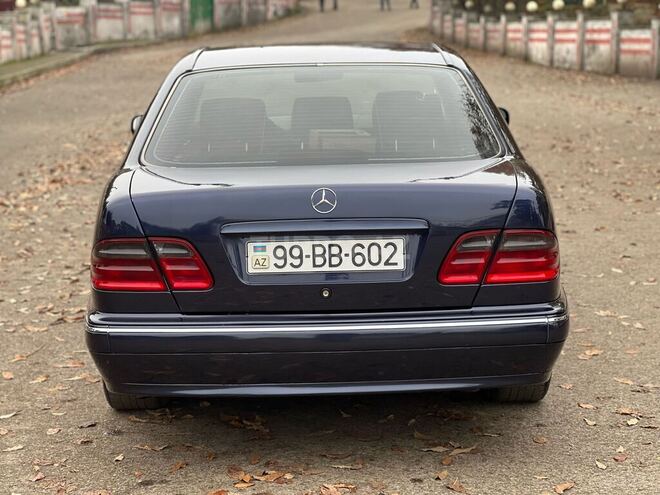 Mercedes E 220 1999, 324,600 km - 2.2 l - Masallı