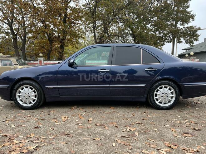 Mercedes E 220 1999, 324,600 km - 2.2 l - Masallı