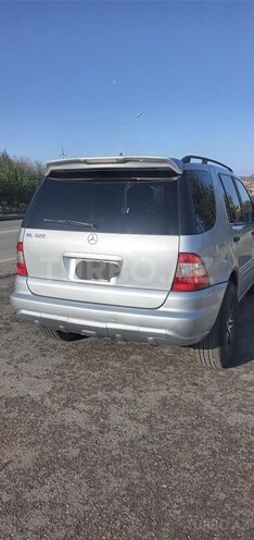 Mercedes ML 320 2003, 403,945 km - 3.2 л - Quba