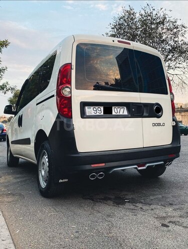 Fiat Doblo 2011, 355,500 km - 1.3 l - Bakı