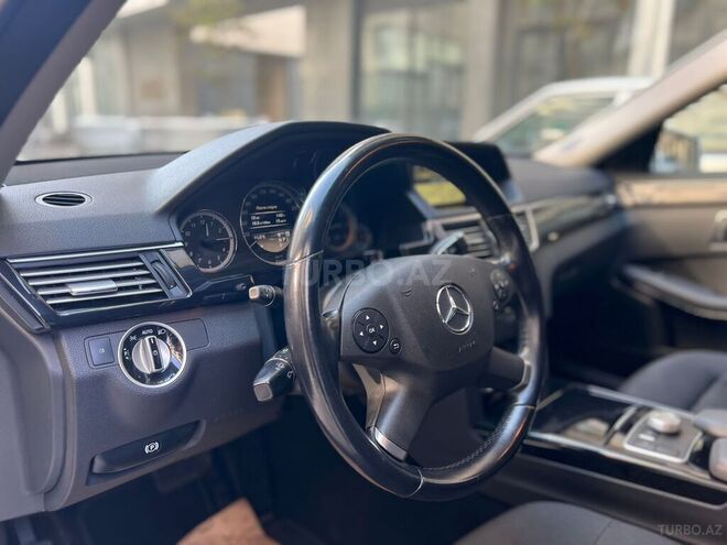 Mercedes E 220 2011, 215,500 km - 2.2 l - Bakı