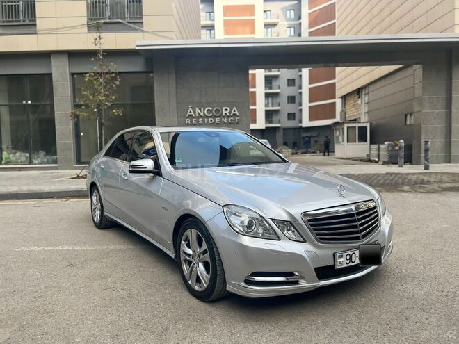 Mercedes E 220 2011, 215,500 km - 2.2 l - Bakı