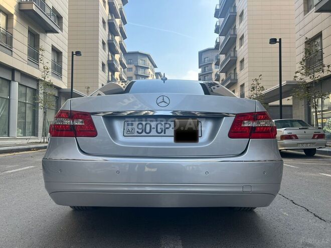 Mercedes E 220 2011, 215,500 km - 2.2 l - Bakı