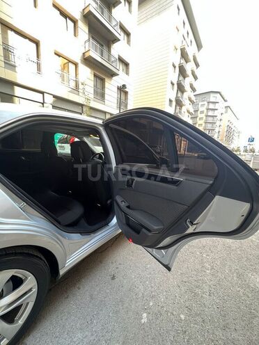 Mercedes E 220 2011, 215,500 km - 2.2 l - Bakı