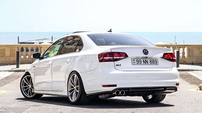 Volkswagen Jetta 2016, 77,000 km - 1.8 l - Bakı