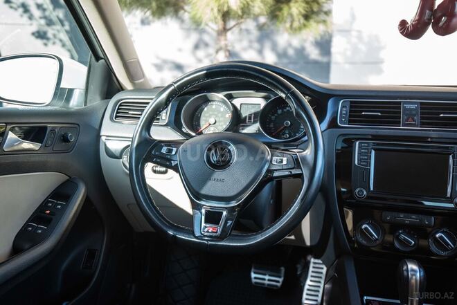 Volkswagen Jetta 2016, 77,000 km - 1.8 l - Bakı