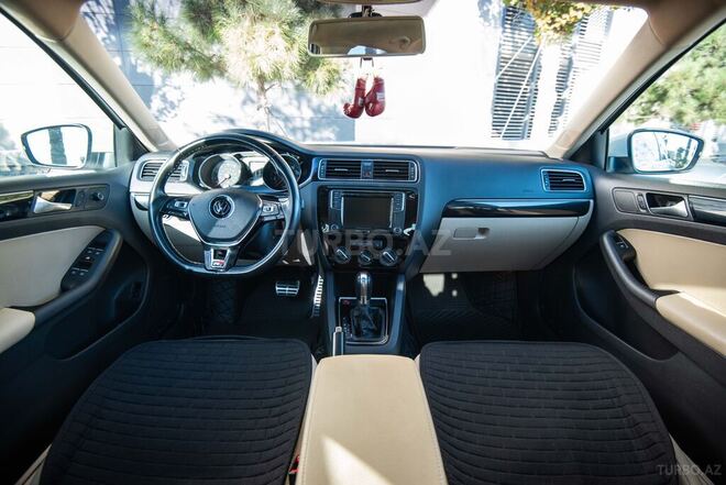 Volkswagen Jetta 2016, 77,000 km - 1.8 l - Bakı