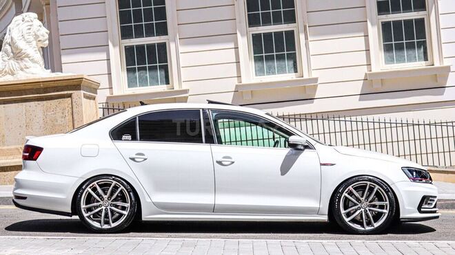 Volkswagen Jetta 2016, 77,000 km - 1.8 l - Bakı