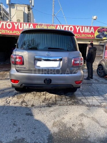 Nissan Patrol 2010, 115,000 km - 5.6 l - Bakı