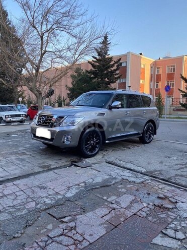 Nissan Patrol 2010, 115,000 km - 5.6 l - Bakı
