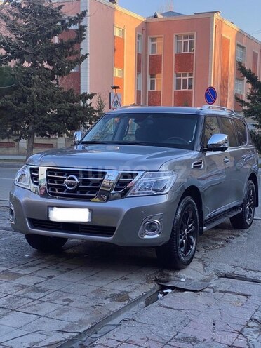 Nissan Patrol 2010, 115,000 km - 5.6 l - Bakı