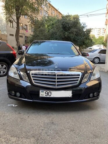 Mercedes E 220 2011, 290,000 km - 2.2 л - Bakı
