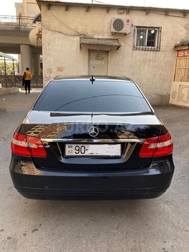 Mercedes E 220 2011, 290,000 km - 2.2 л - Bakı