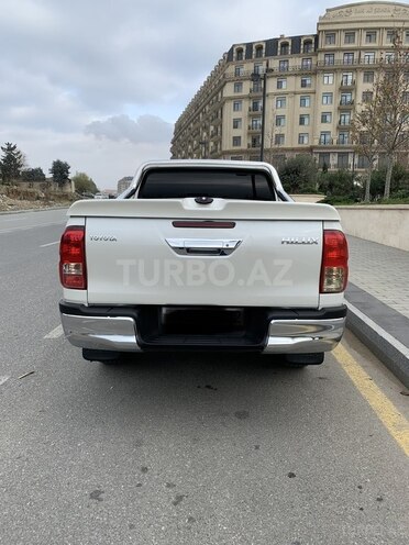 Toyota Hilux 2016, 152,000 km - 2.8 л - Bakı