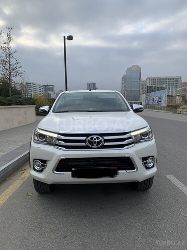 Toyota Hilux 2016, 152,000 km - 2.8 л - Bakı