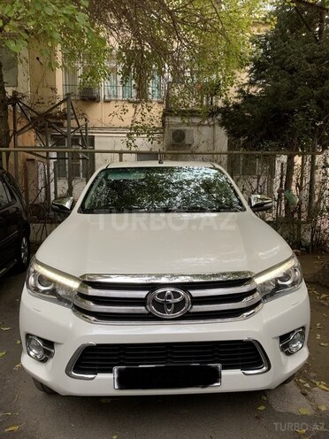 Toyota Hilux 2016, 152,000 km - 2.8 л - Bakı