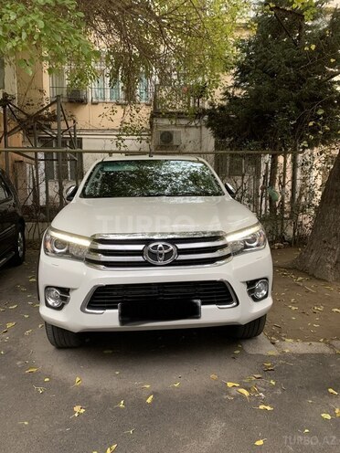 Toyota Hilux 2016, 152,000 km - 2.8 л - Bakı
