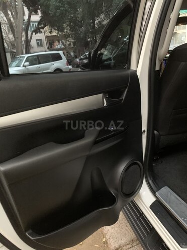 Toyota Hilux 2016, 152,000 km - 2.8 л - Bakı