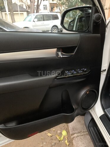 Toyota Hilux 2016, 152,000 km - 2.8 л - Bakı