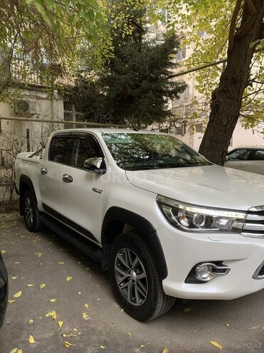 Toyota Hilux 2016, 152,000 km - 2.8 л - Bakı