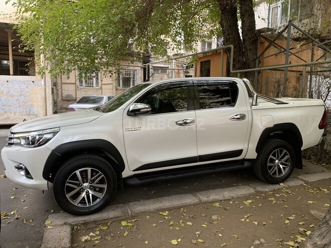 Toyota Hilux 2016, 152,000 km - 2.8 л - Bakı