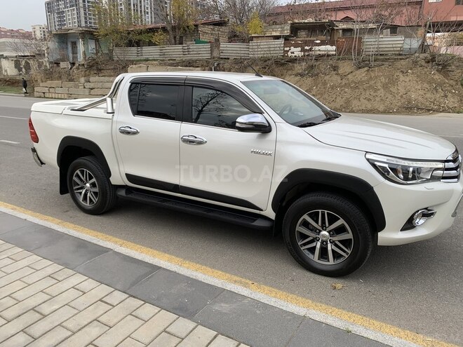 Toyota Hilux 2016, 152,000 km - 2.8 л - Bakı