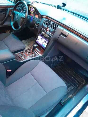 Mercedes E 240 2001, 270,000 km - 2.6 l - Bakı