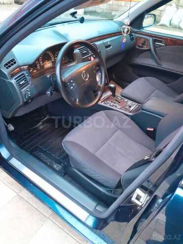 Mercedes E 240 2001, 270,000 km - 2.6 l - Bakı