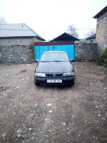 Opel Vectra 1993, 385,970 km - 2.0 l - Şəki