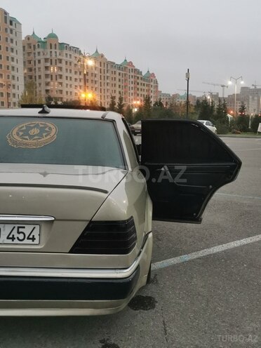 Mercedes E 200 1990, 445,100 km - 2.0 l - Sumqayıt