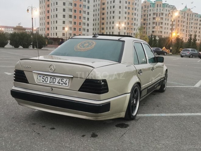 Mercedes E 200 1990, 445,100 km - 2.0 l - Sumqayıt