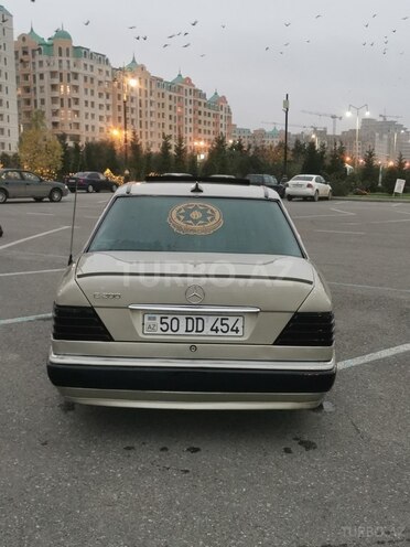 Mercedes E 200 1990, 445,100 km - 2.0 l - Sumqayıt