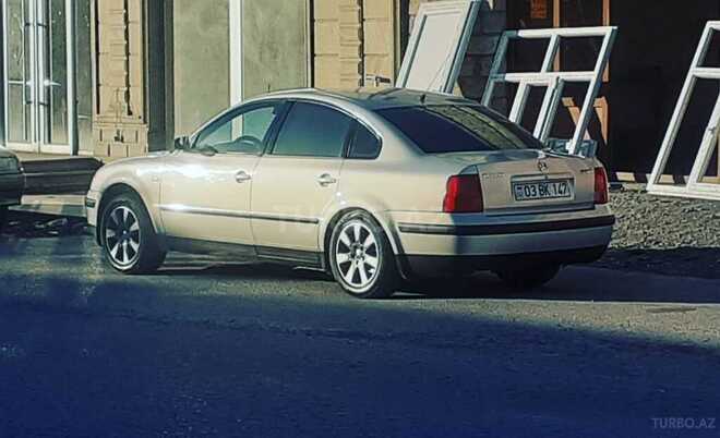 Volkswagen Passat 1999, 265,291 km - 1.8 l - Ağdaş