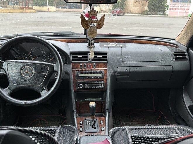 Mercedes C 200 1997, 235,421 km - 2.0 l - Bakı
