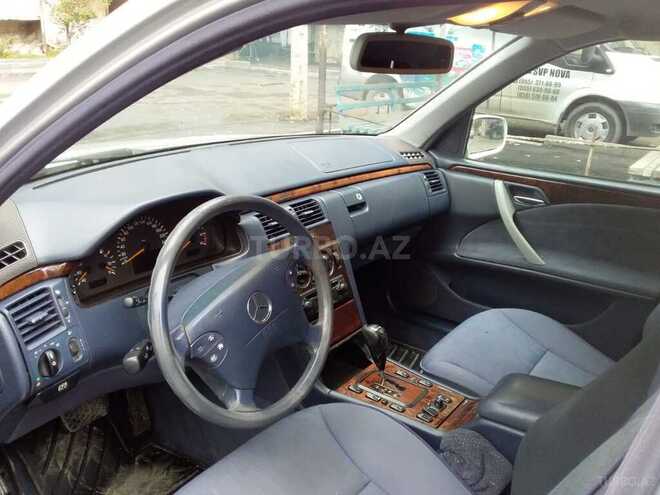 Mercedes E 220 2000, 380,000 km - 2.2 л - Bakı