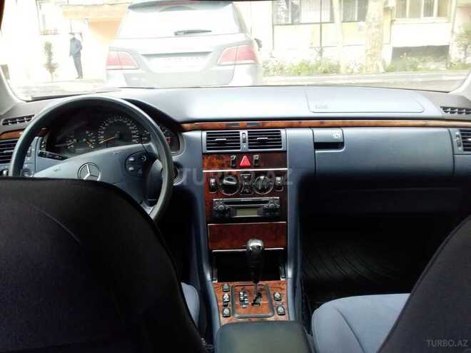 Mercedes E 220 2000, 380,000 km - 2.2 л - Bakı