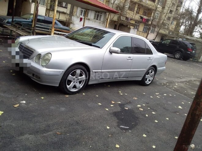 Mercedes E 220 2000, 380,000 km - 2.2 л - Bakı