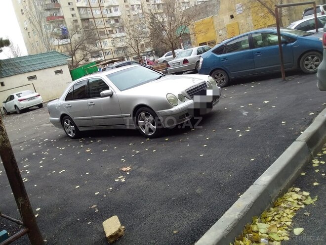 Mercedes E 220 2000, 380,000 km - 2.2 л - Bakı