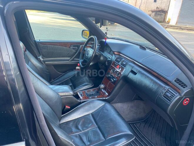 Mercedes E 240 1998, 278,800 km - 2.4 l - Sumqayıt