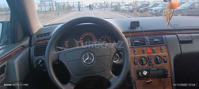 Mercedes E 240 1999, 170,000 km - 2.4 l - Ağdam