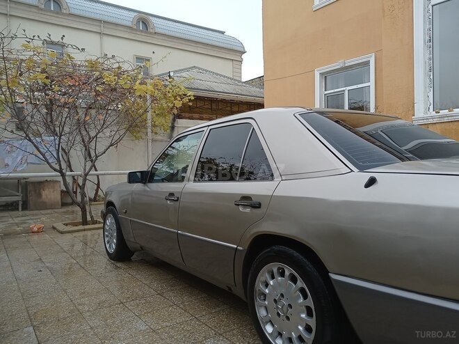 Mercedes E 230 1992, 501,000 km - 2.3 l - Bakı