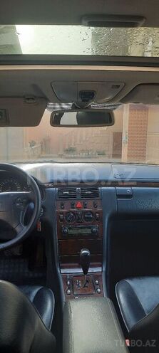 Mercedes E 280 2001, 325,000 km - 2.8 l - Bakı