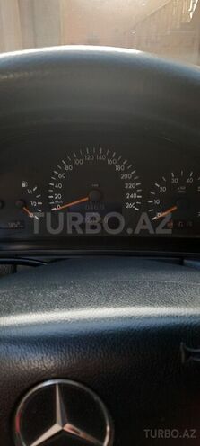 Mercedes E 280 2001, 325,000 km - 2.8 l - Bakı